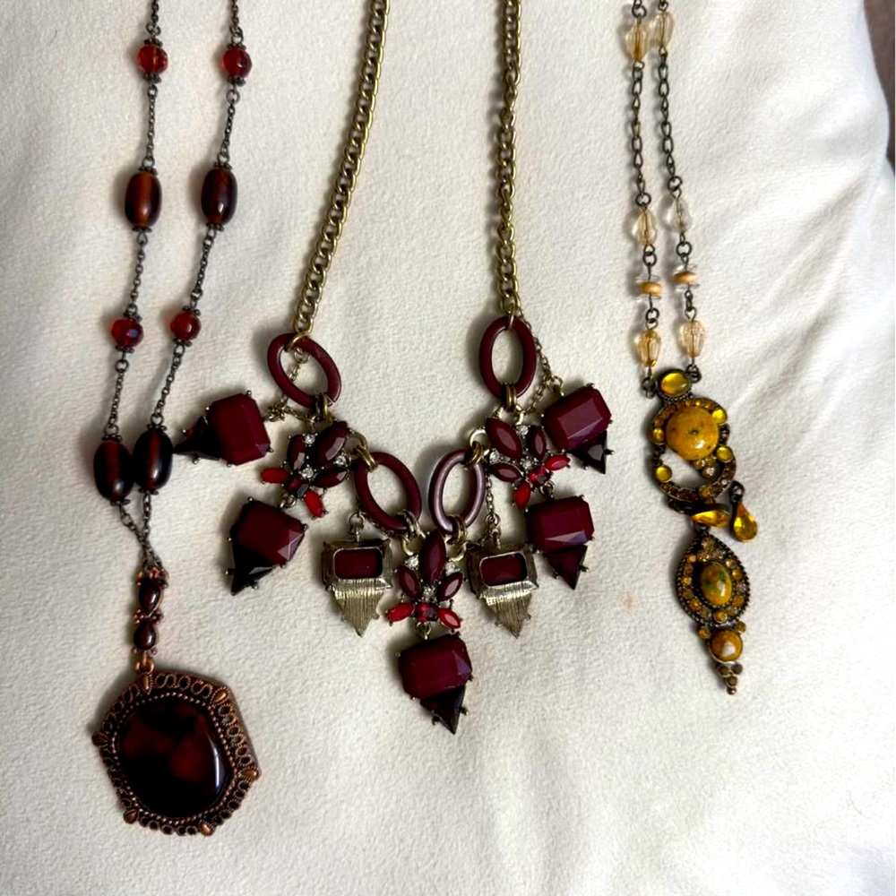 Elegant Red and Gold Necklace Set